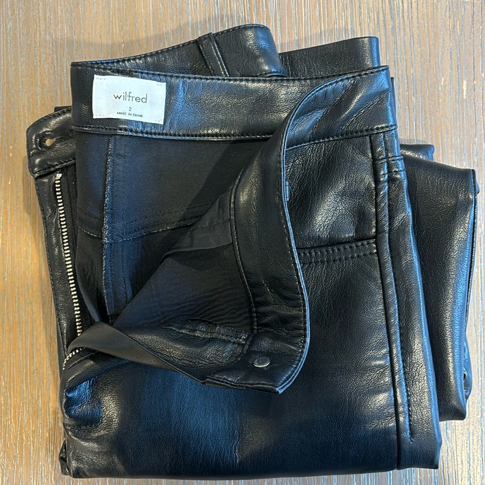 Aritzia “Melina” pant in black, size 2